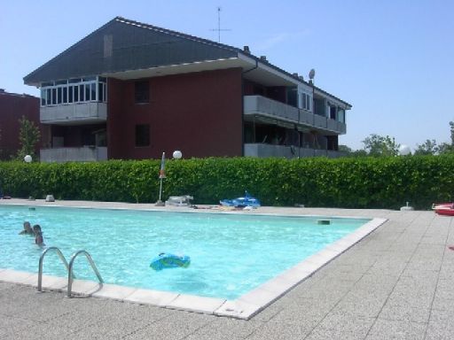 Lido di Spina, residence con piscina